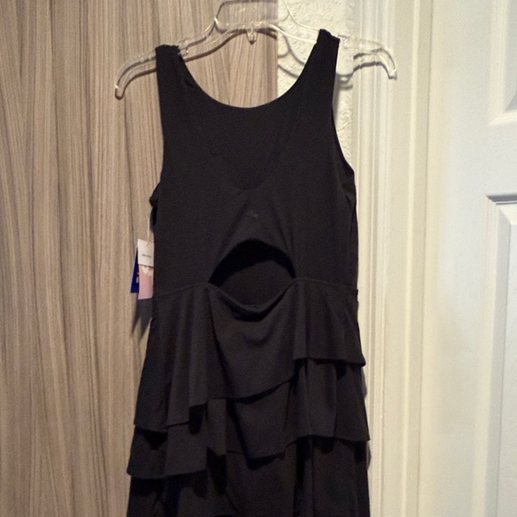 Black Sleeveless Active  Dress - Picture 5 of 6